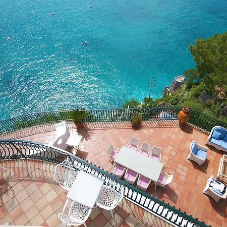 Luxury Villa *